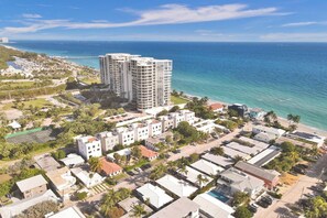 Exterior - Walnut Beach - By Atlantikos (Hollywood)