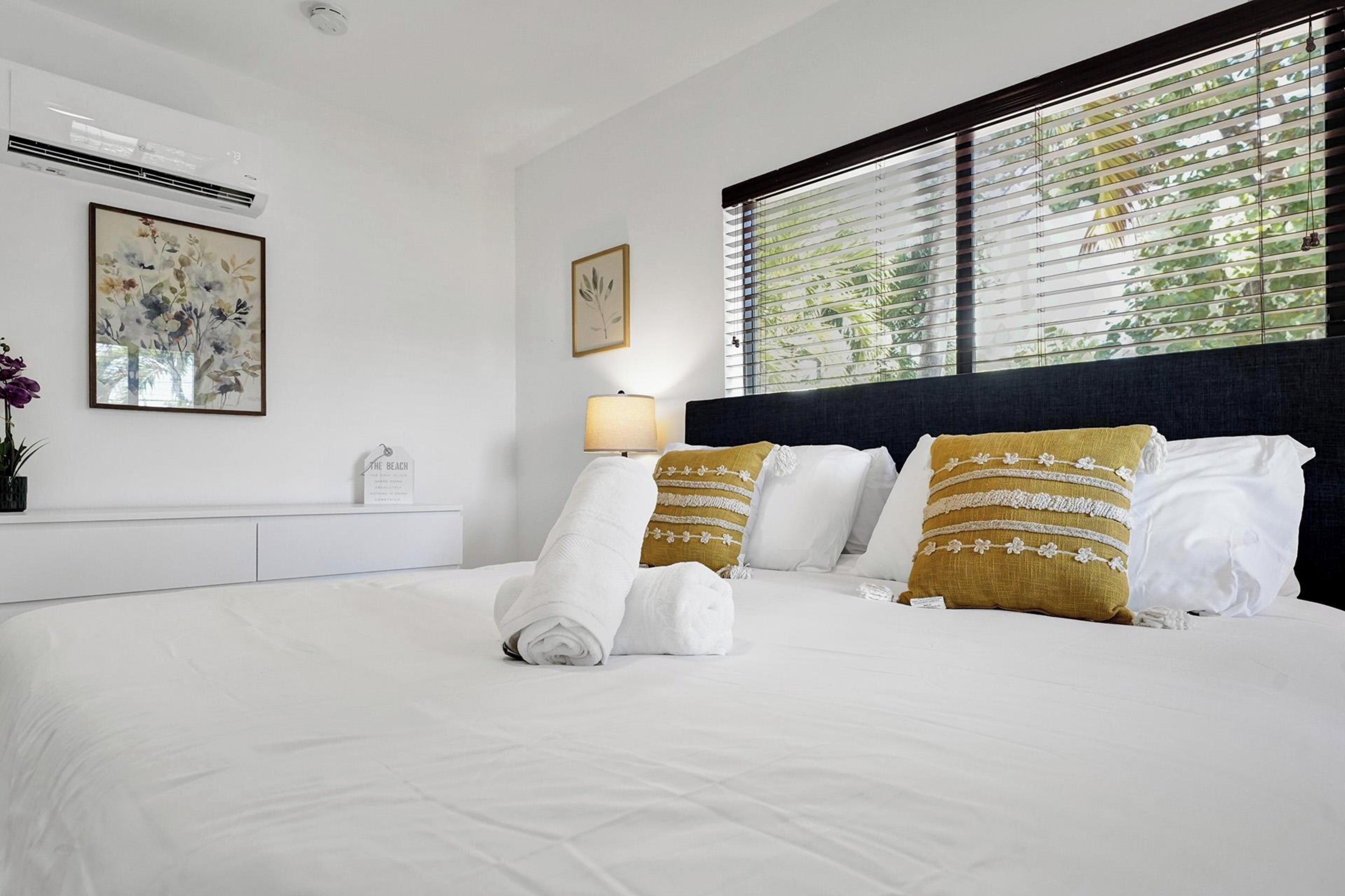 Apartment, 1 King Bed, Kitchen, Beachside