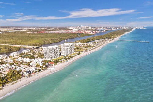 Walnut Beach - By Atlantikos