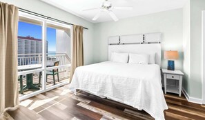 1 bedroom, bed sheets - Condo Near the Beach with Shared Pool & Hot Tub (Destin)