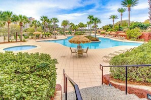 Pool - Condo Near the Beach with Shared Pool & Hot Tub (Destin)