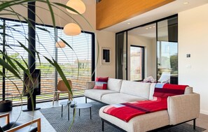 Smart TV, fireplace - Amazing home in Bale with sauna (Bale)