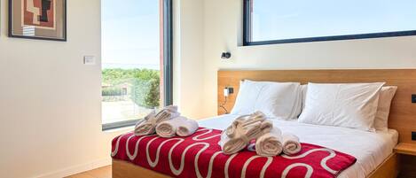 3 bedrooms, iron/ironing board, travel cot, free WiFi