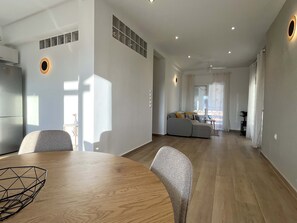 House - Taygetos View - Bright Modern Retreat in Center (Kalamata)