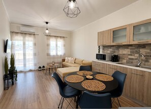 House | 2 bedrooms, Internet - Casa Plati 1 - Modern Escape With Pool Garden (Kalamata)