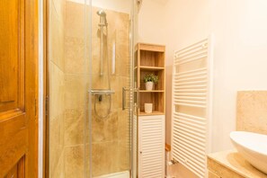 Hair dryer, towels - Villa La Bergerie by Villa Plus (Saint-Cézaire-sur-Siagne)