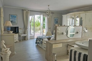 3 chambres, fer et planche à repasser, Wi-Fi gratuit, draps fournis