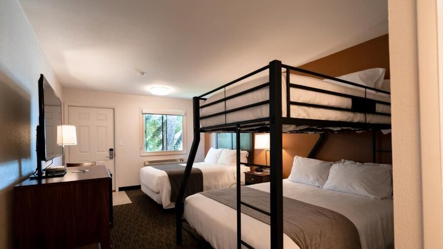 The Riviera Motor Lodge