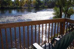 Signature Room, Balcony, River View | Property grounds - The Riviera Motor Lodge (Saratoga)