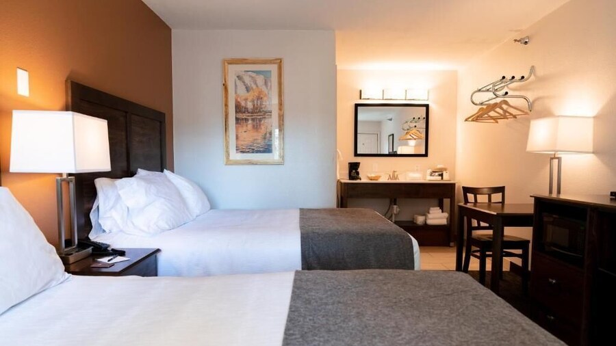 The Riviera Motor Lodge