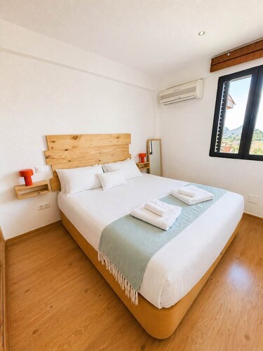 Apartment with amazing views to San Juan Lake