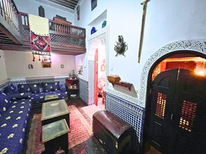 Interior - Riad 4 Suites • Wi-Fi & AC W/Panoramic Medina View (Fès)