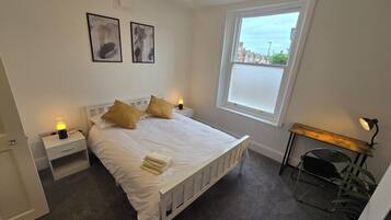 1 bedroom, desk, iron/ironing board, WiFi