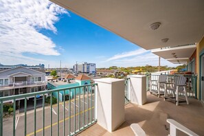 Property grounds - Three Bedroom Oceanside Condo with Great Amenities (Ocean City)