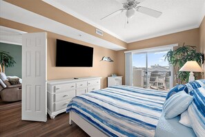 3 Schlafzimmer, Schreibtisch, Bügeleisen/Bügelbrett, WLAN