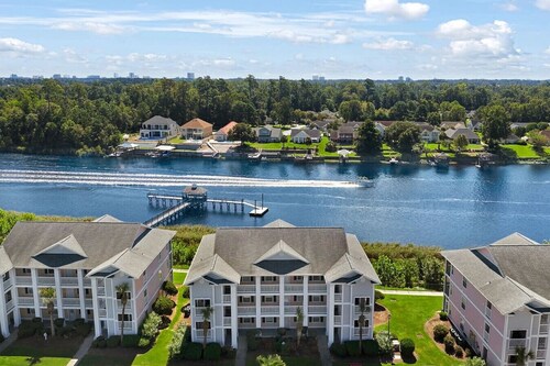 Myrtle Beach Waterfront Retreat Pools - Quiet Area