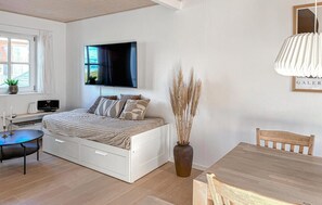 2 bedrooms, free WiFi - Beautiful home in Juelsminde with WiFi (Juelsminde)