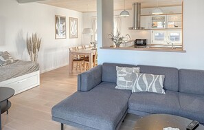 Smart TV - Beautiful home in Juelsminde with WiFi (Juelsminde)