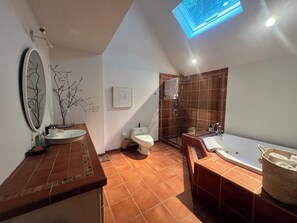 Bathroom - Modern Architectural design home in Brookhaven, New York (Brookhaven)