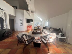 Living area - Modern Architectural design home in Brookhaven, New York (Brookhaven)