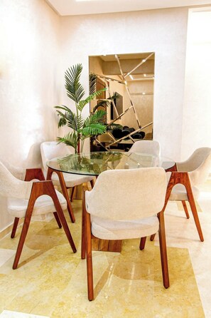 Dining - Le Nour - Beautiful 2 bedroom apt with Ac in (Marrakesh)