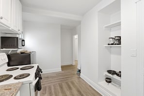 Fridge, microwave, oven, stovetop - Stylish 2BR 1 Bath Haven with WiFi & Parking (Windsor)