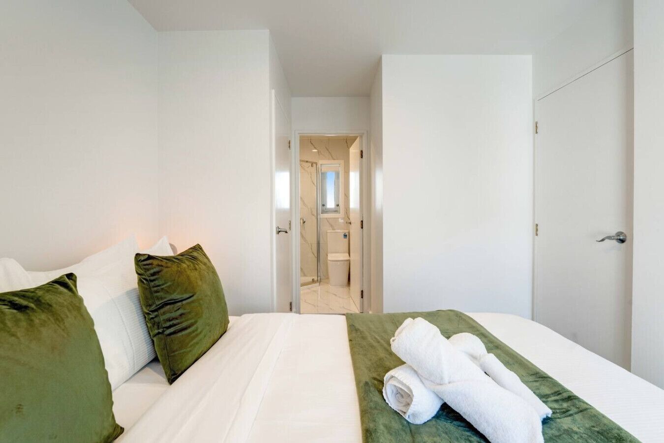 3 bedrooms, iron/ironing board, WiFi