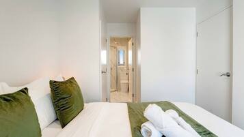 3 bedrooms, iron/ironing board, WiFi