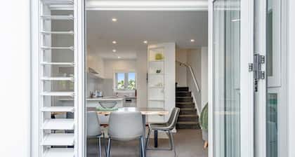 Morningside Modern 3BR Home with Double Parking
