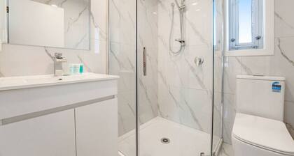 Morningside Modern 3BR Home with Double Parking