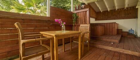 Outdoor dining