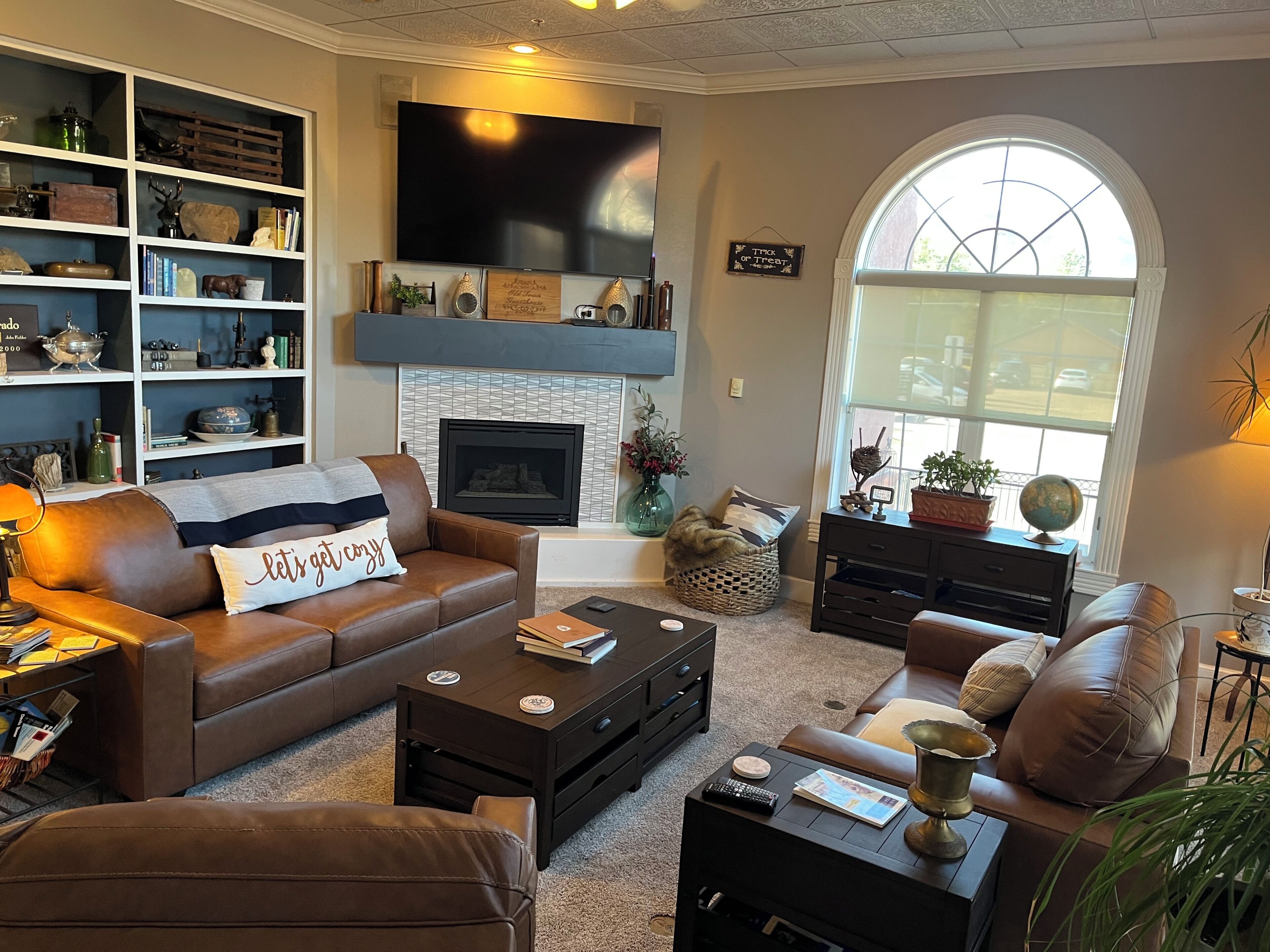 Smart TV, fireplace, video games, DVD player