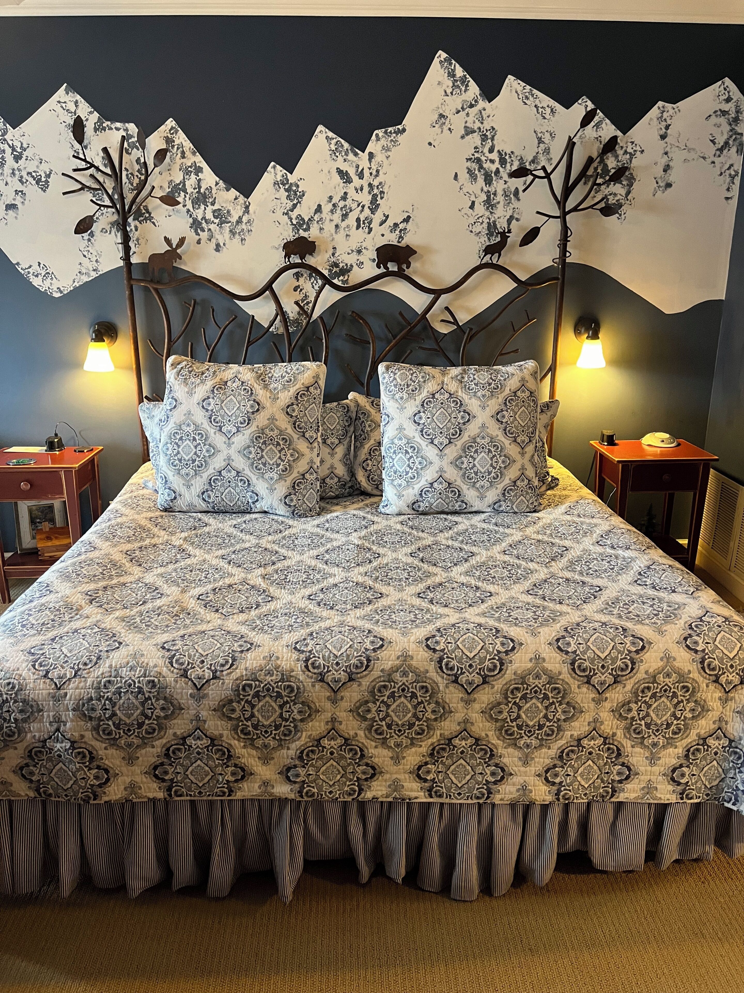 8 bedrooms, desk, iron/ironing board, free WiFi