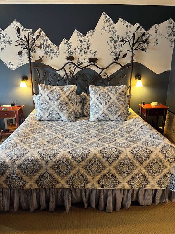 8 bedrooms, desk, iron/ironing board, free WiFi