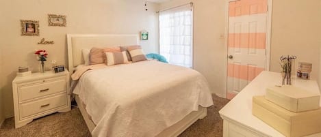 3 bedrooms, iron/ironing board, WiFi