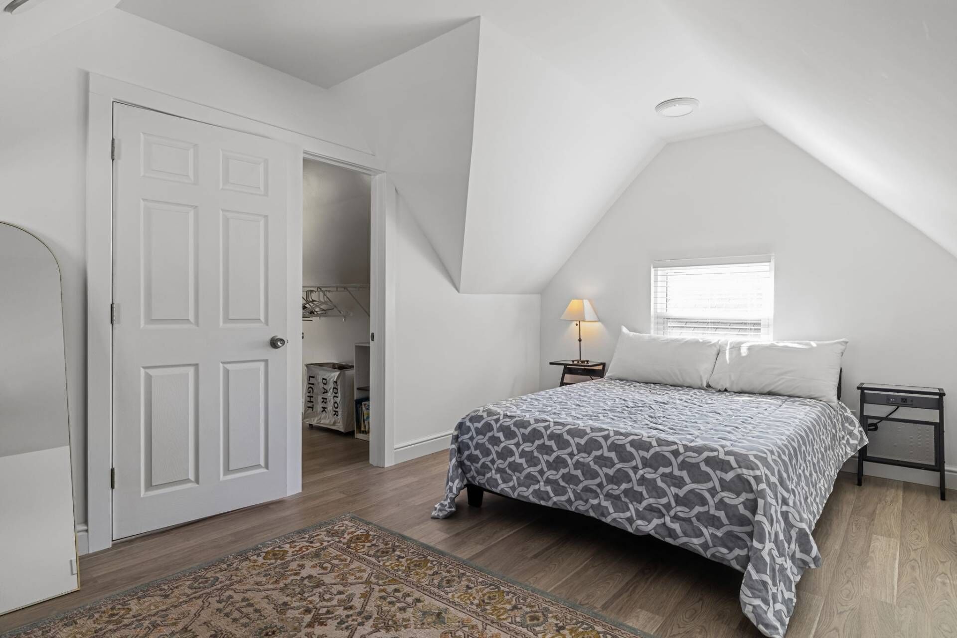2 bedrooms, iron/ironing board, WiFi