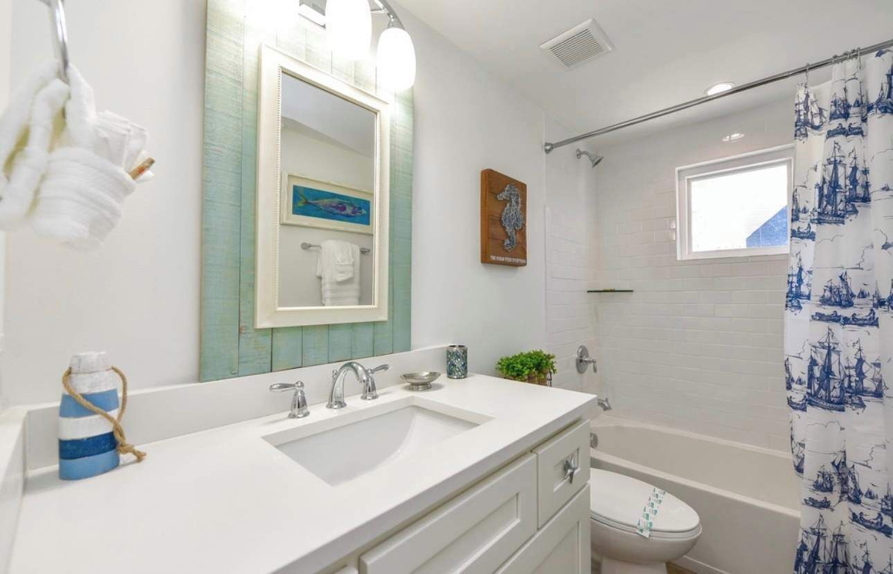 Shower, hair dryer, towels, shampoo