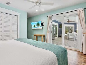 3 bedrooms, iron/ironing board, WiFi, bed sheets - Aruba | Walk to Siesta Key Beach & Village (Siesta Key)