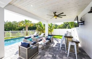 Terrace/patio - Dry Dock | Canal-Front Retreat on Siesta Key (Siesta Key)
