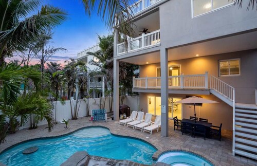 Aloft on Canal – Luxury Beachside Retreat