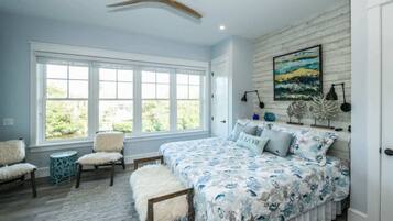 6 bedrooms, iron/ironing board, WiFi, bed sheets