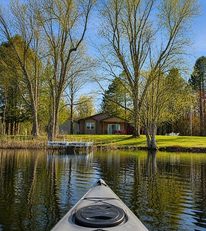 Peaceful Lakeside Retreat on Little Grand Lake