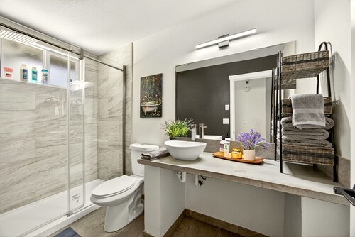 Basecamp GP Private Unit in Quiet Duplex