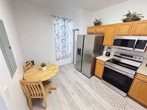 Private kitchen - 615 Resort Villa Close to Disney World (Davenport)