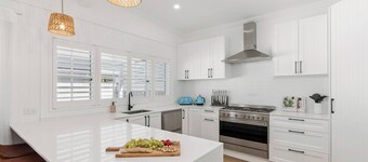 Windang Beach Escape Seaside Bliss w Private Pool
