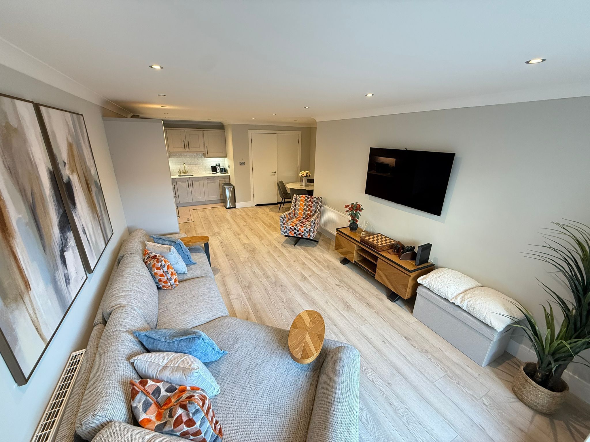 New Listing! Stylish 2 Bed In Heart Of Malahide - Lusk