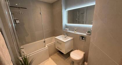 New listing! Stylish 2 Bed in Heart of Malahide