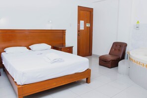 Premier Double Room, 1 Queen Bed, Air conditioning | Spa