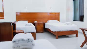 Chambre Triple Supérieure | Bureau, chambres insonorisées, Wi-Fi gratuit