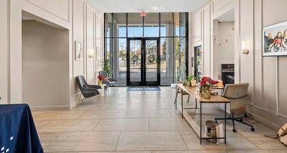 2 BR / rooftop views of city ,South End